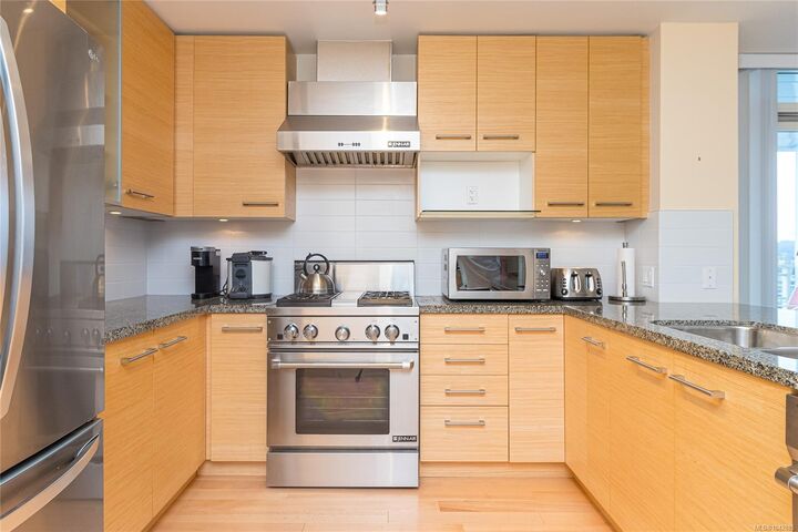 Property Photo: 38 Front St #1402 BC V9R 0B8