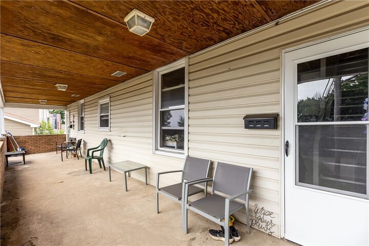 Property Photo:  337-339 Redwood  PA 15210 