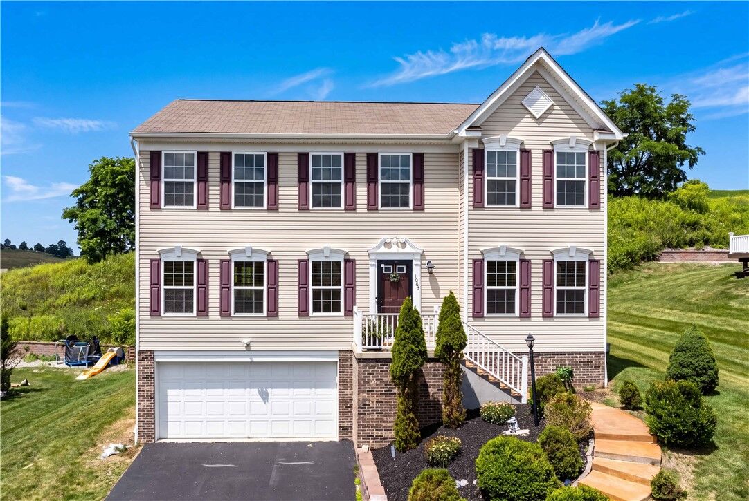 Property Photo:  1062 Granite Dr  PA 15057 