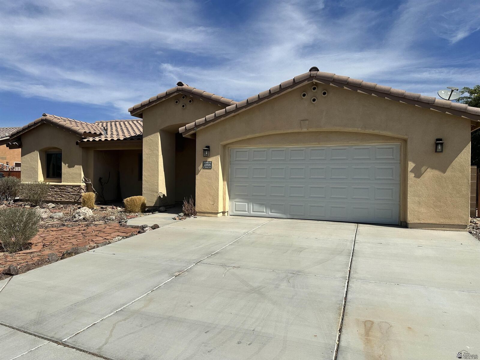 Property Photo: 11816 E Omega Ln AZ 85367