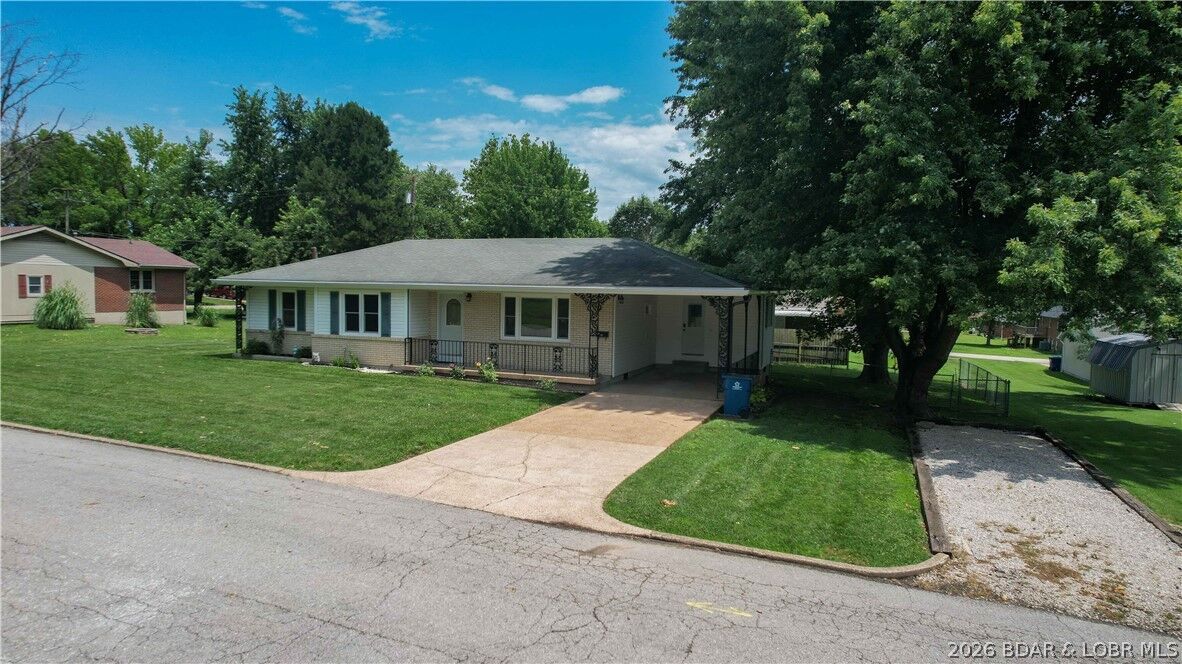 Property Photo: 1004 Gayle Drive MO 65026