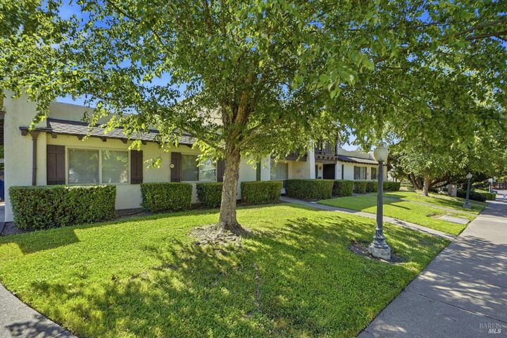 Property Photo:  5234 El Mercado Parkway  CA 95403 