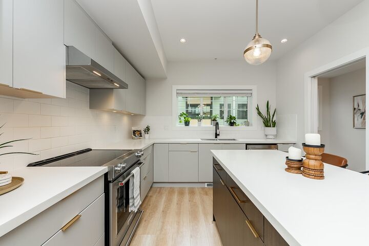 Property Photo:  80 Elgin Street 202  BC V3H 0M6 