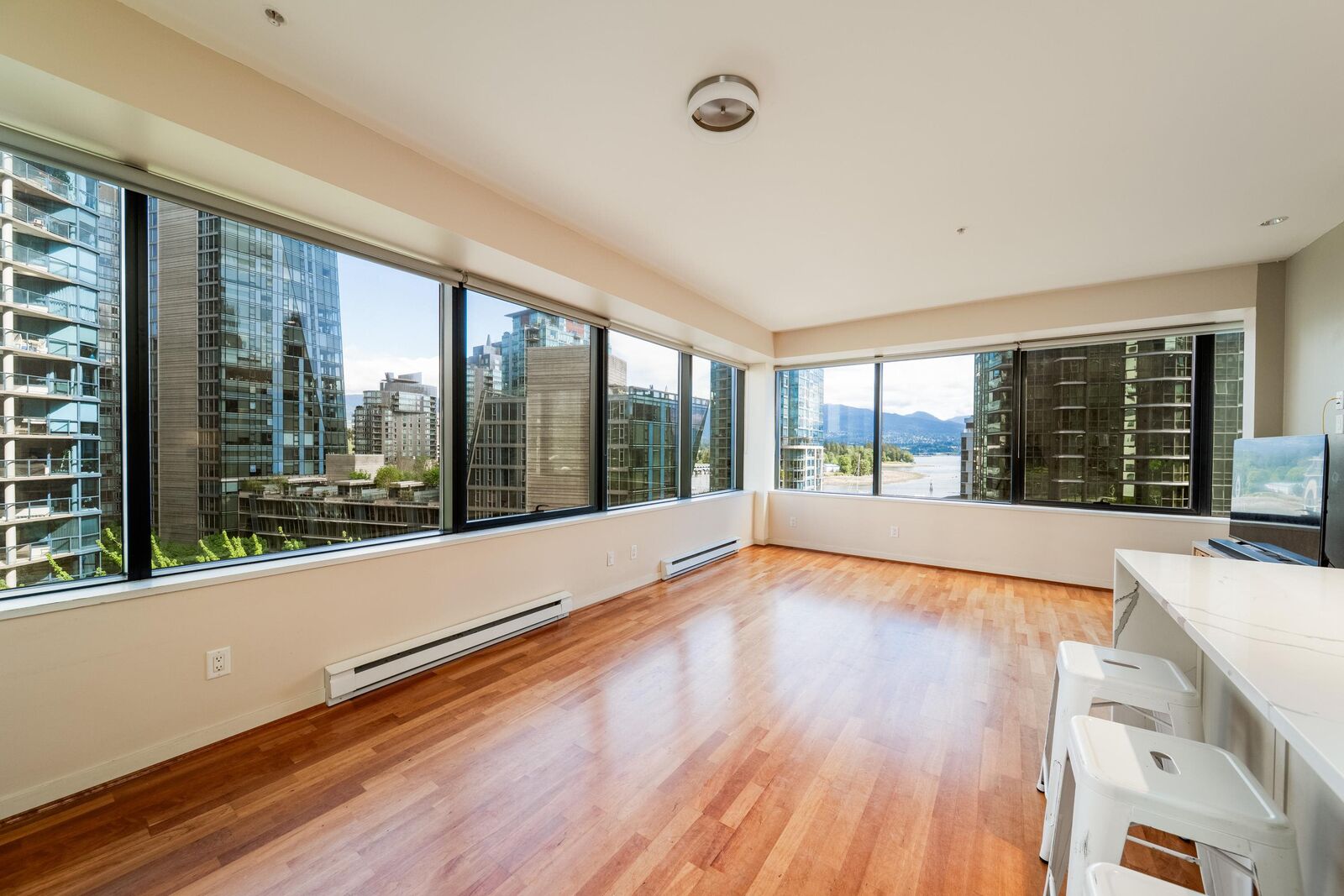 Property Photo: 1333 W Georgia Street 502 BC V6E 4V3