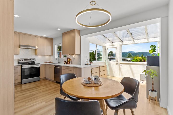 9175 Holmes Street — photo 1