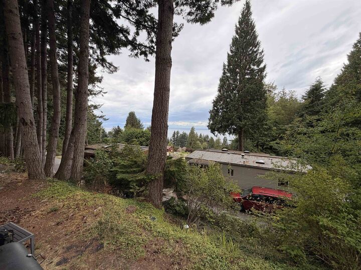 Property Photo:  5294 Selma Park Road 7  BC V0N 3A2 
