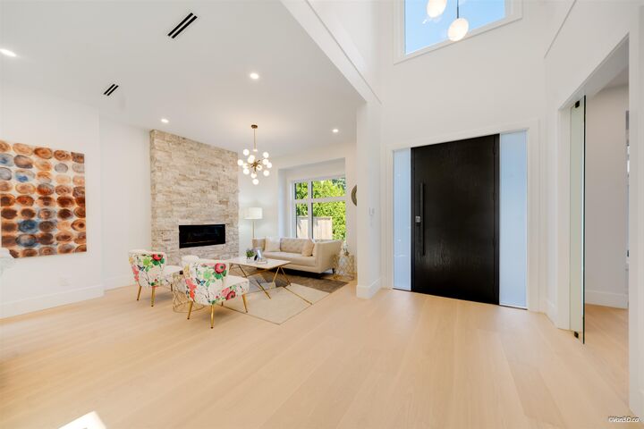 Property Photo: 13030 15 Avenue BC V4A 1K7