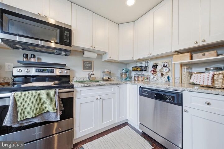 Property Photo: 7809 Bridge MD 21226