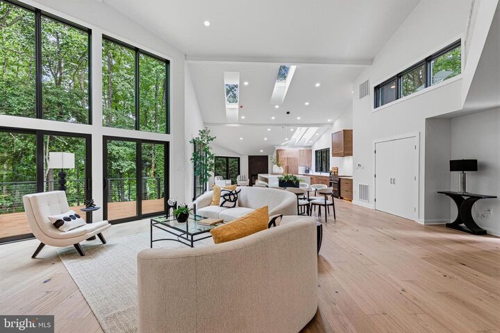 Property Photo: 11582 Greenwich Point Road VA 20194