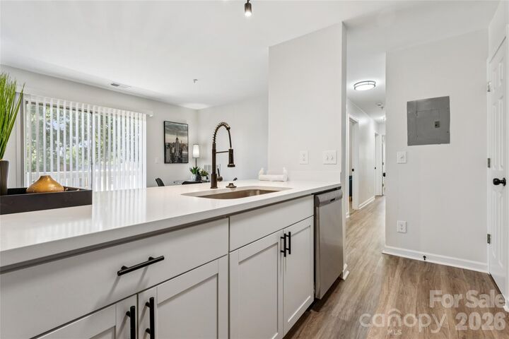 Property Photo: 1638 Arlyn Circle G NC 28213