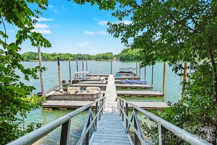 Property Photo:  109 Whiterock Drive  NC 28120 