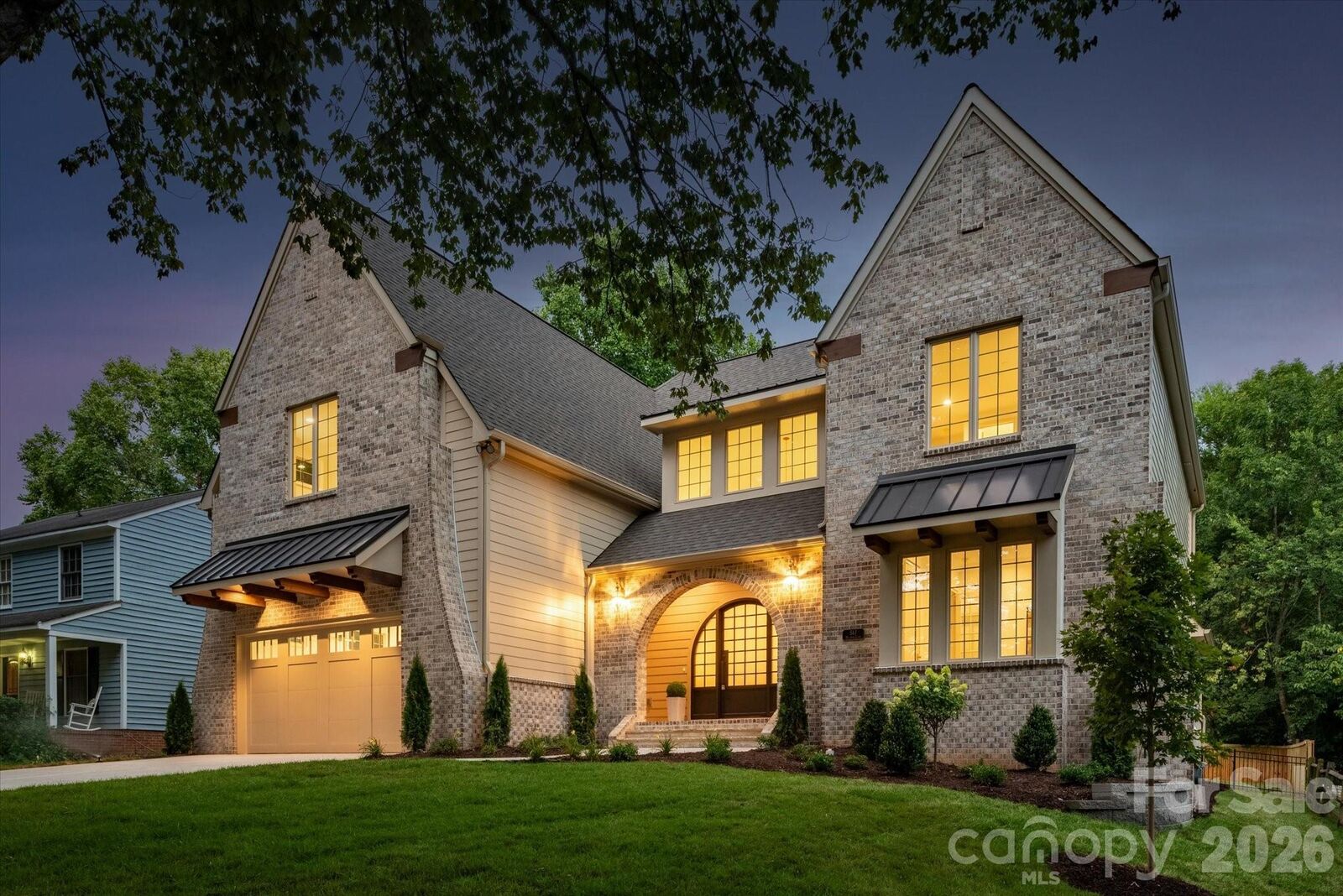 Property Photo:  517 Heather Lane  NC 28209 