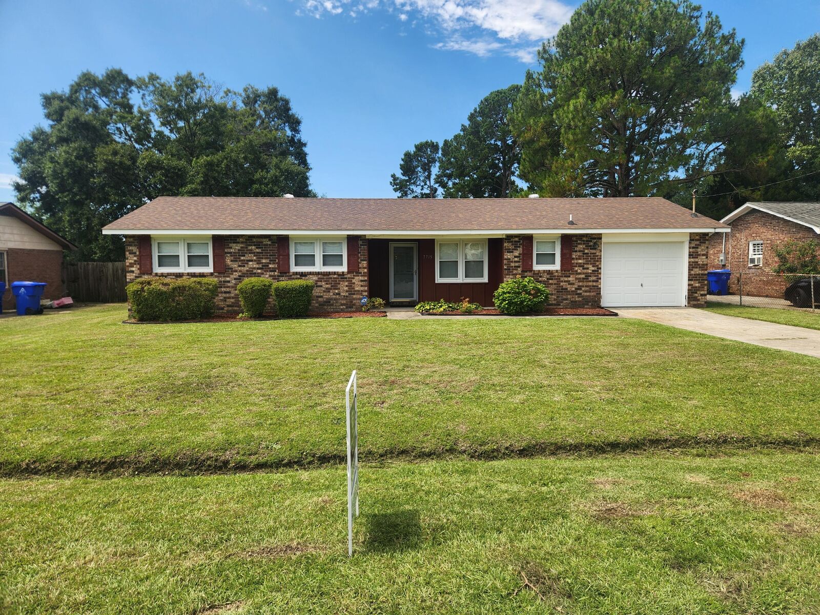 Property Photo: 7715 Ovaldale Drive SC 29418