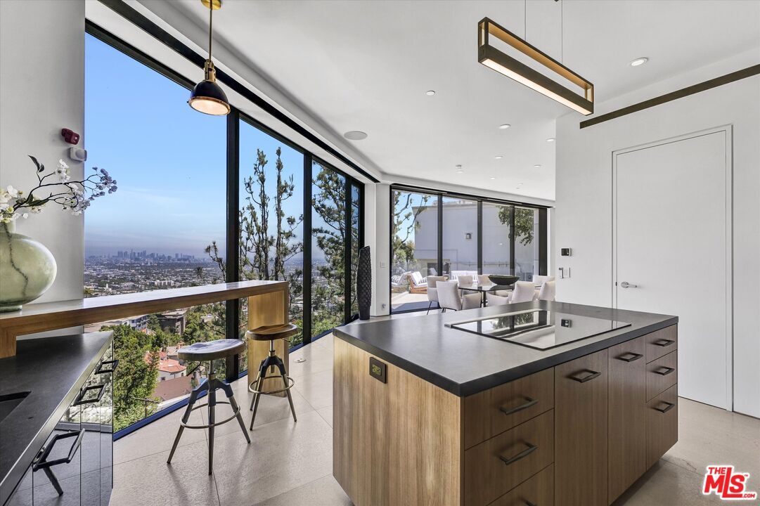 Property Photo: 8526 Hollywood Blvd CA 90069