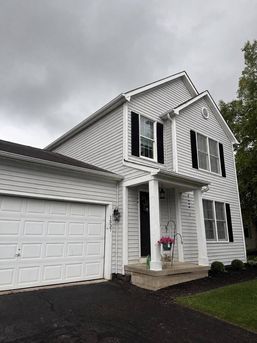 Property Photo: 1537 Mallard E OH 43055