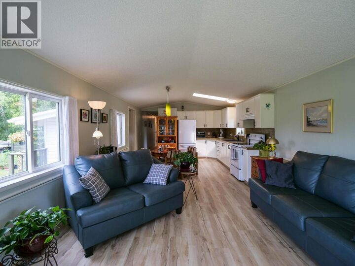 Property Photo: 823 Barkerville Highway BC V2J 6S6
