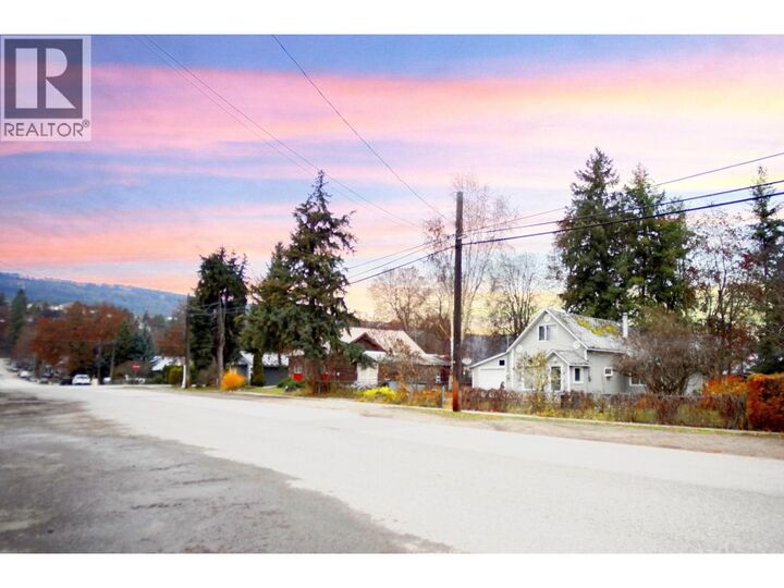 607 Regent Avenue — photo 1