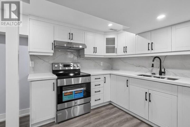 Property Photo:  1543 Carling Crescent  ON P3A 4L8 