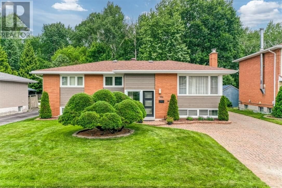 Property Photo:  186 Walford Road  ON P3E 2G9 