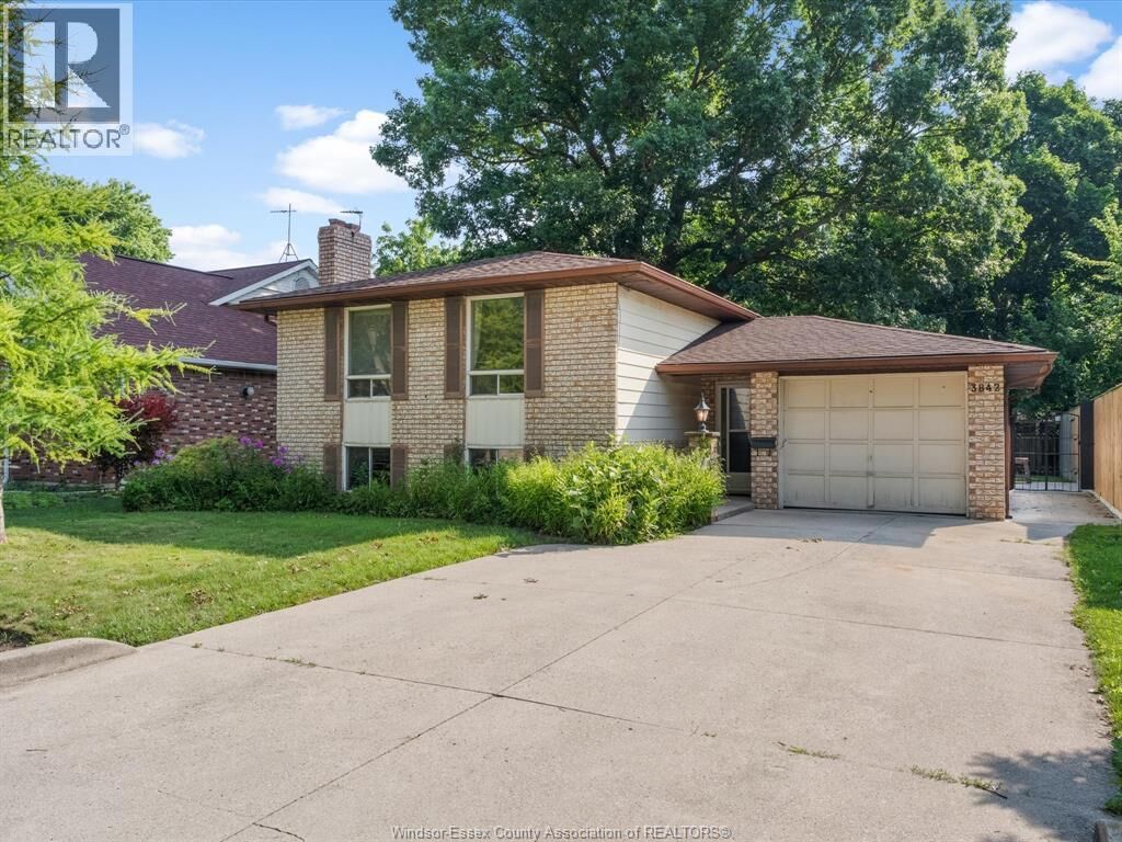 Property Photo:  3842 Bliss  ON N8W 4Z6 
