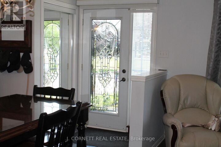 Property Photo:  132 Dunbar Avenue  ON K6H 7P4 