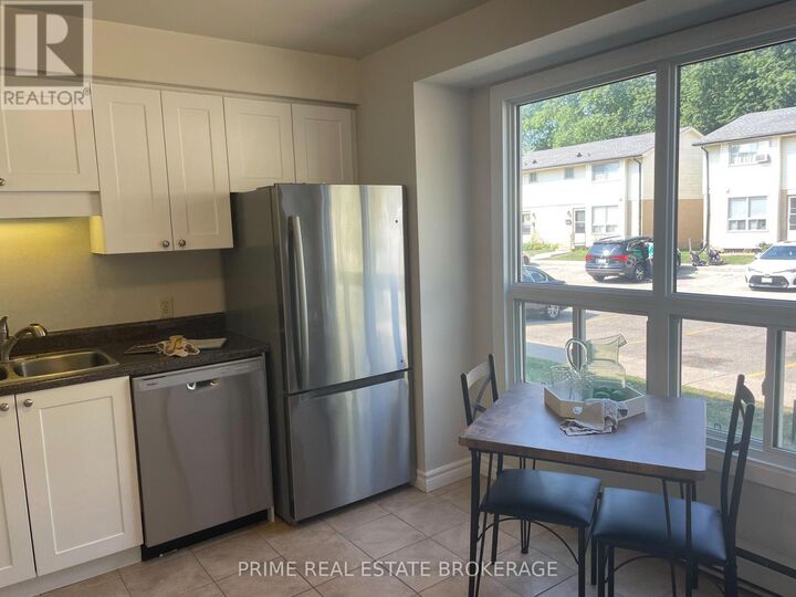 Property Photo: 135 Belmont Drive 67 ON N6J 4J3