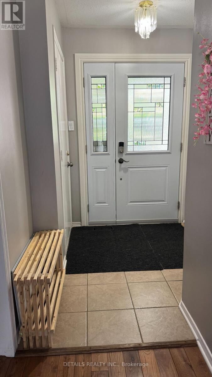 Property Photo:  131 Markland Crescent  ON K2G 5Z8 