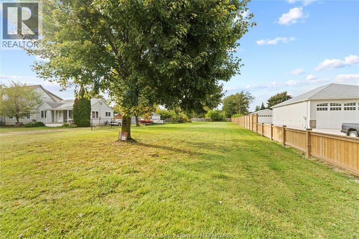 Property Photo:  333 Victoria Street  ON N8M 1N6 