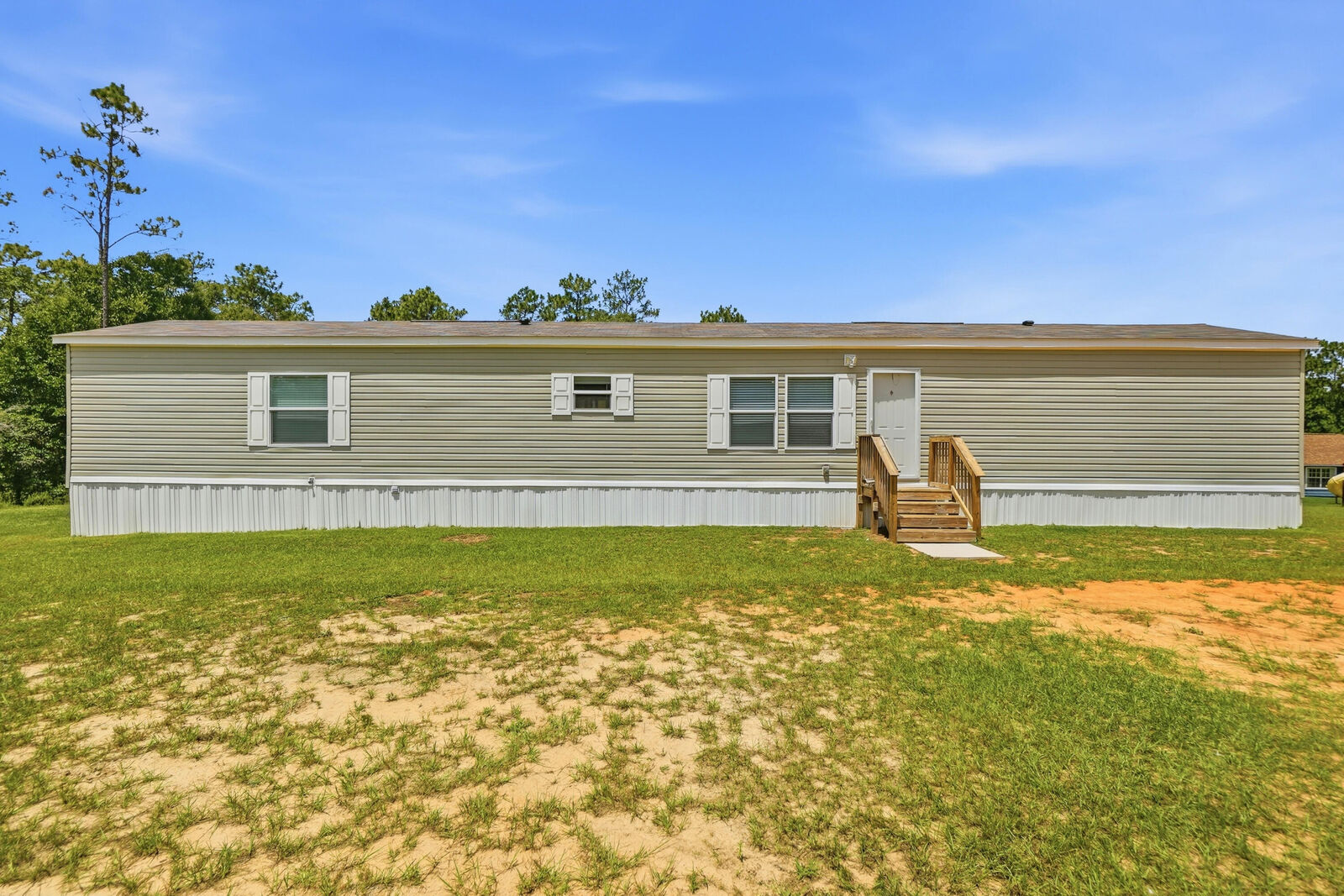 Property Photo:  940 Hiawatha Street  FL 32564 