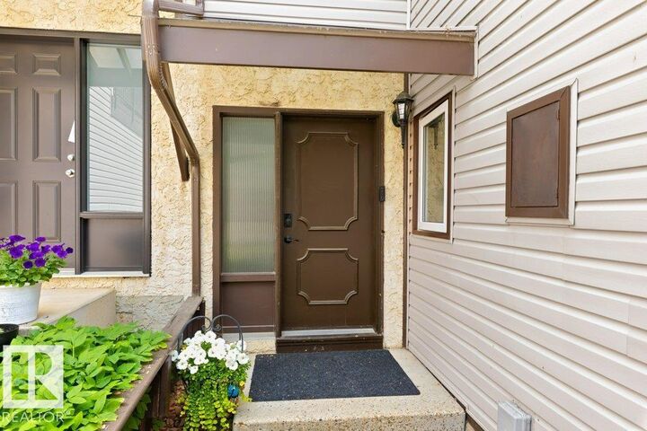 Property Photo: 119 Grandin Woods Estates AB T8N 2Y4