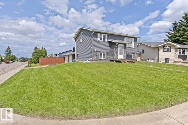 Property Photo: 1802 12 Street AB T9M 1L8