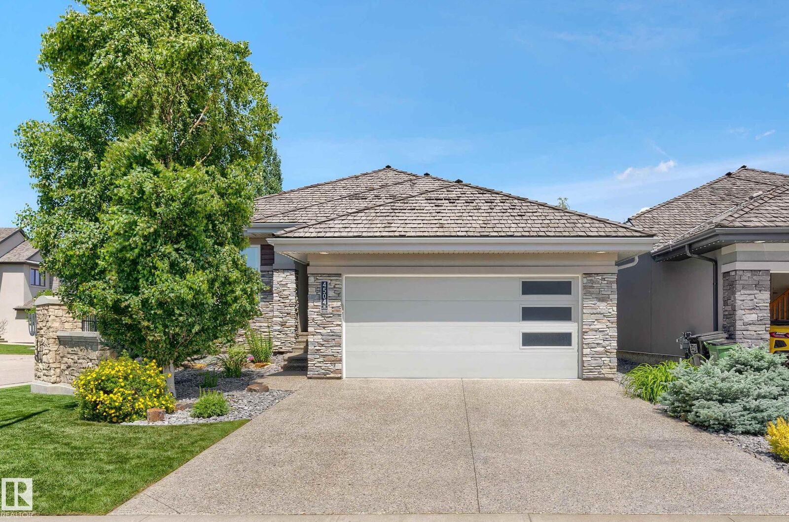 Property Photo: 4504 Westcliff Terrace SW AB T6W 4A2
