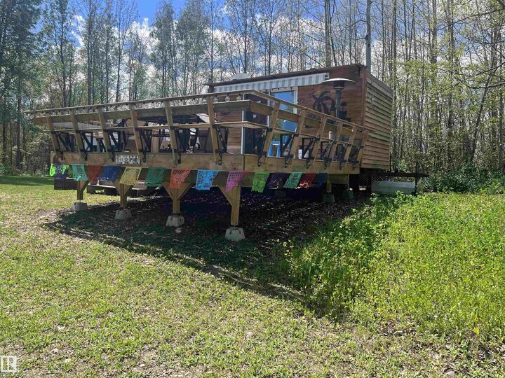 Property Photo:  52110 Rge Rd 72  AB T0E 0S0 