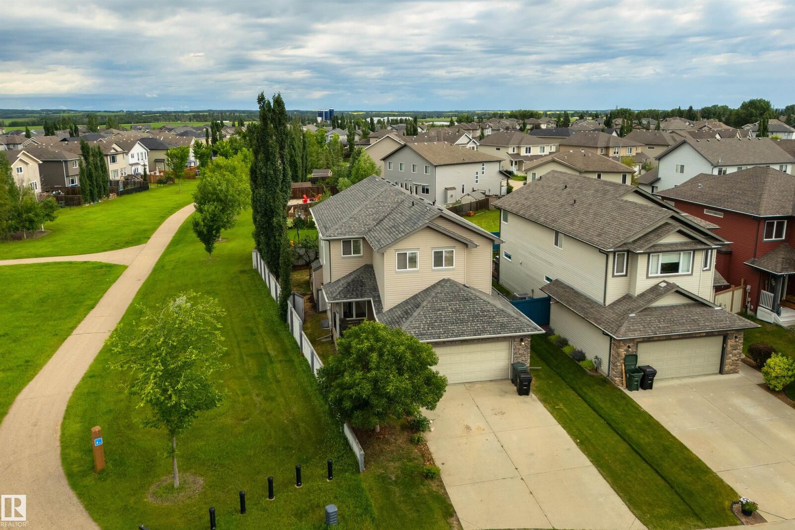 Property Photo: 16 Ashton Gate AB T7X 0H8