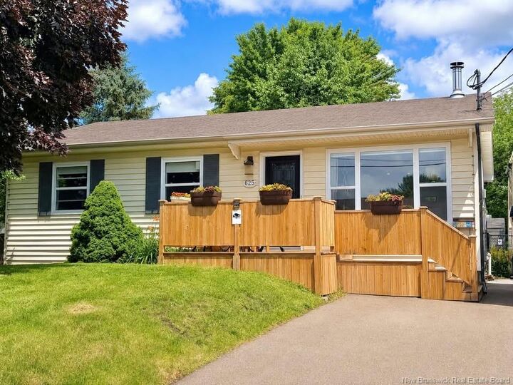 Property Photo:  625 Rue Latour  NB E1A 2A5 