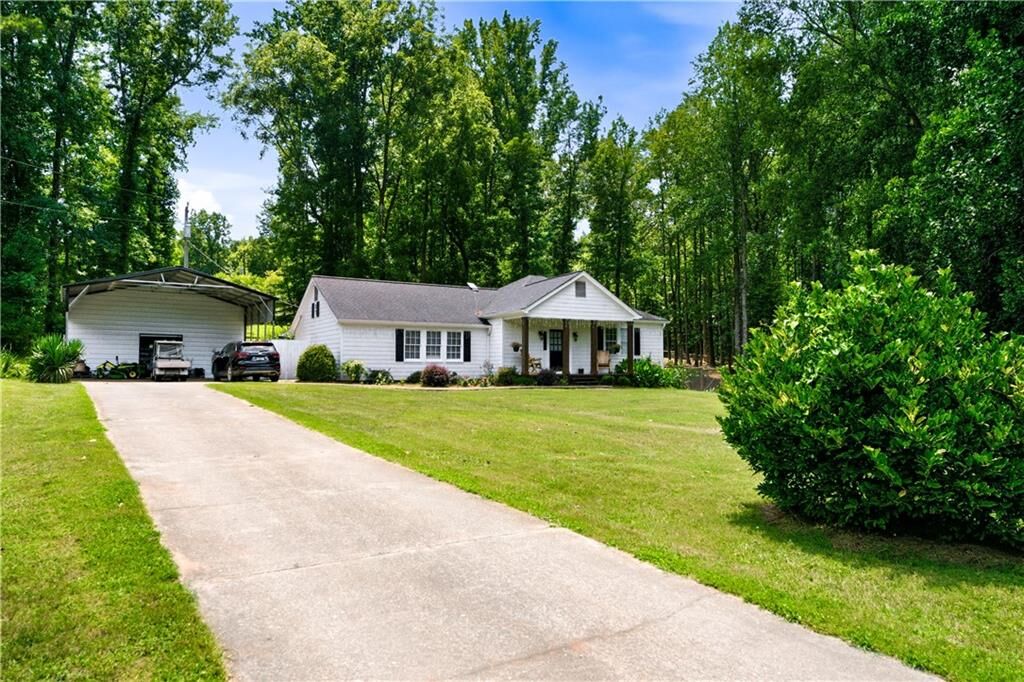 Property Photo:  1042 Carl Bramlett Road  GA 30680 