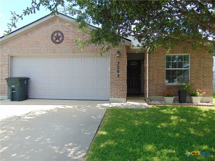Property Photo: 3202 Neel Court TX 76543