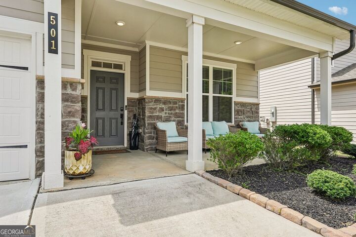 Property Photo:  501 Cunninghame Court  GA 30269 