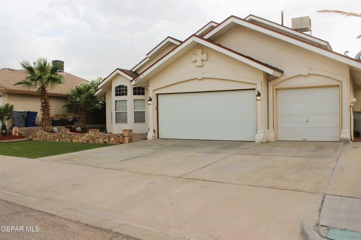 Property Photo:  2021 Sun Country Drive  TX 79938 