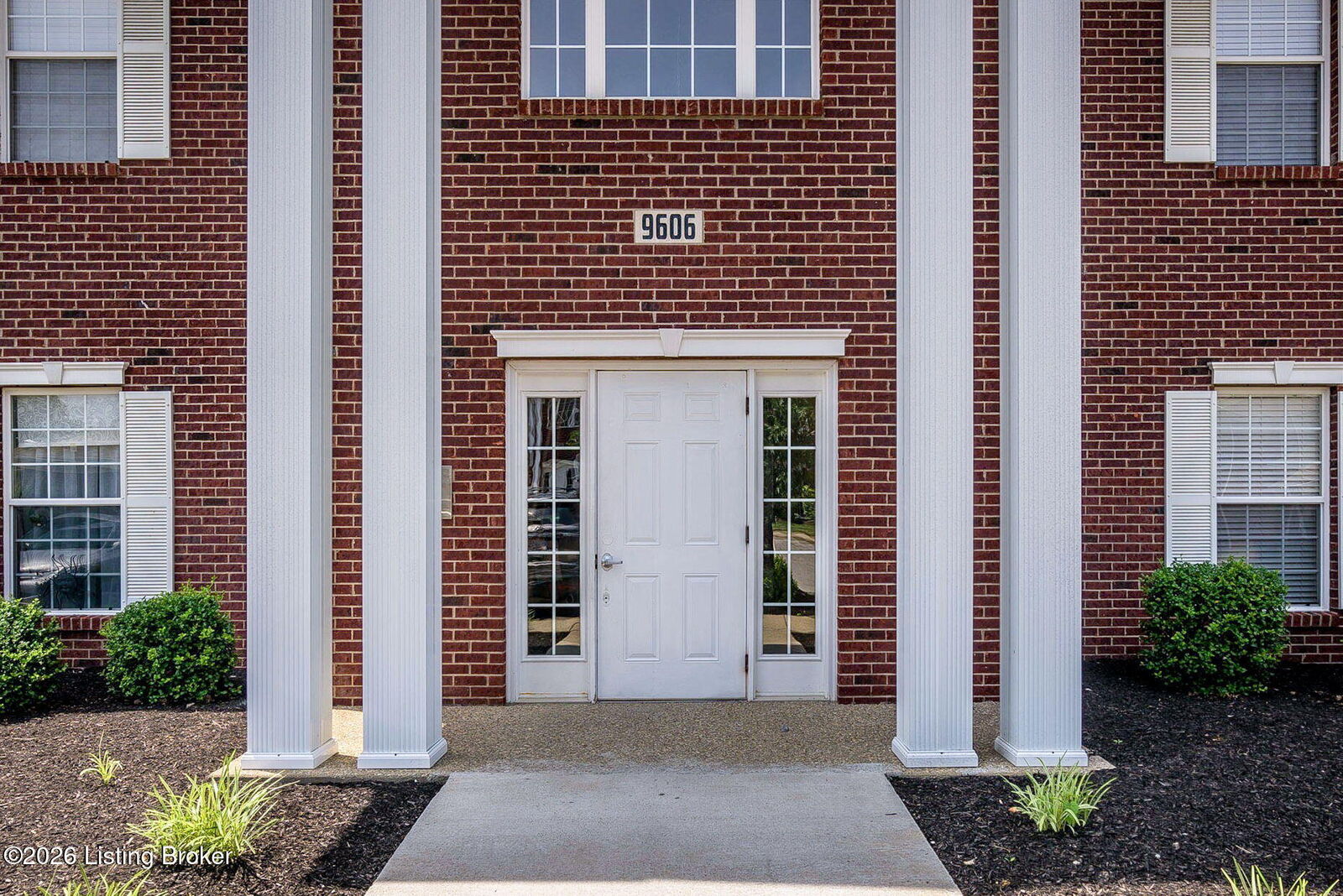 Property Photo:  9606 Preston Spring Dr 104  KY 40229 