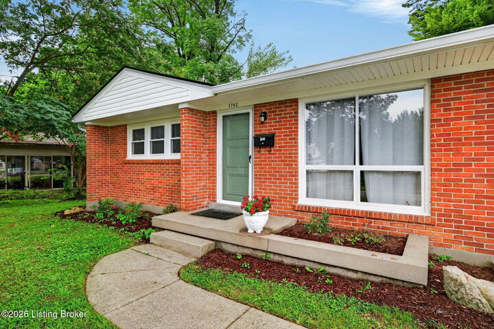 Property Photo:  3762 Glenmeade Rd  KY 40218 