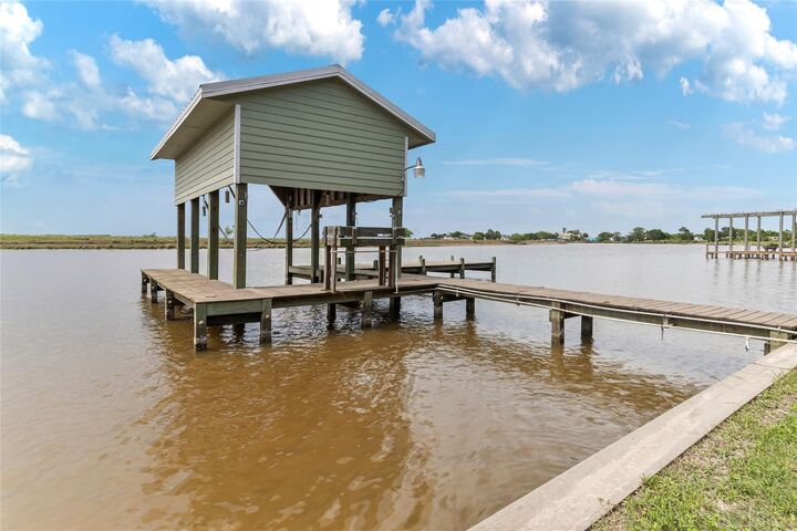 Property Photo: 1847 Fairway Drive TX 77515