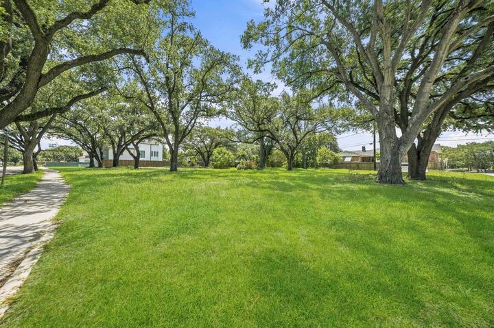 Property Photo:  4827 Braesvalley Drive  TX 77096 