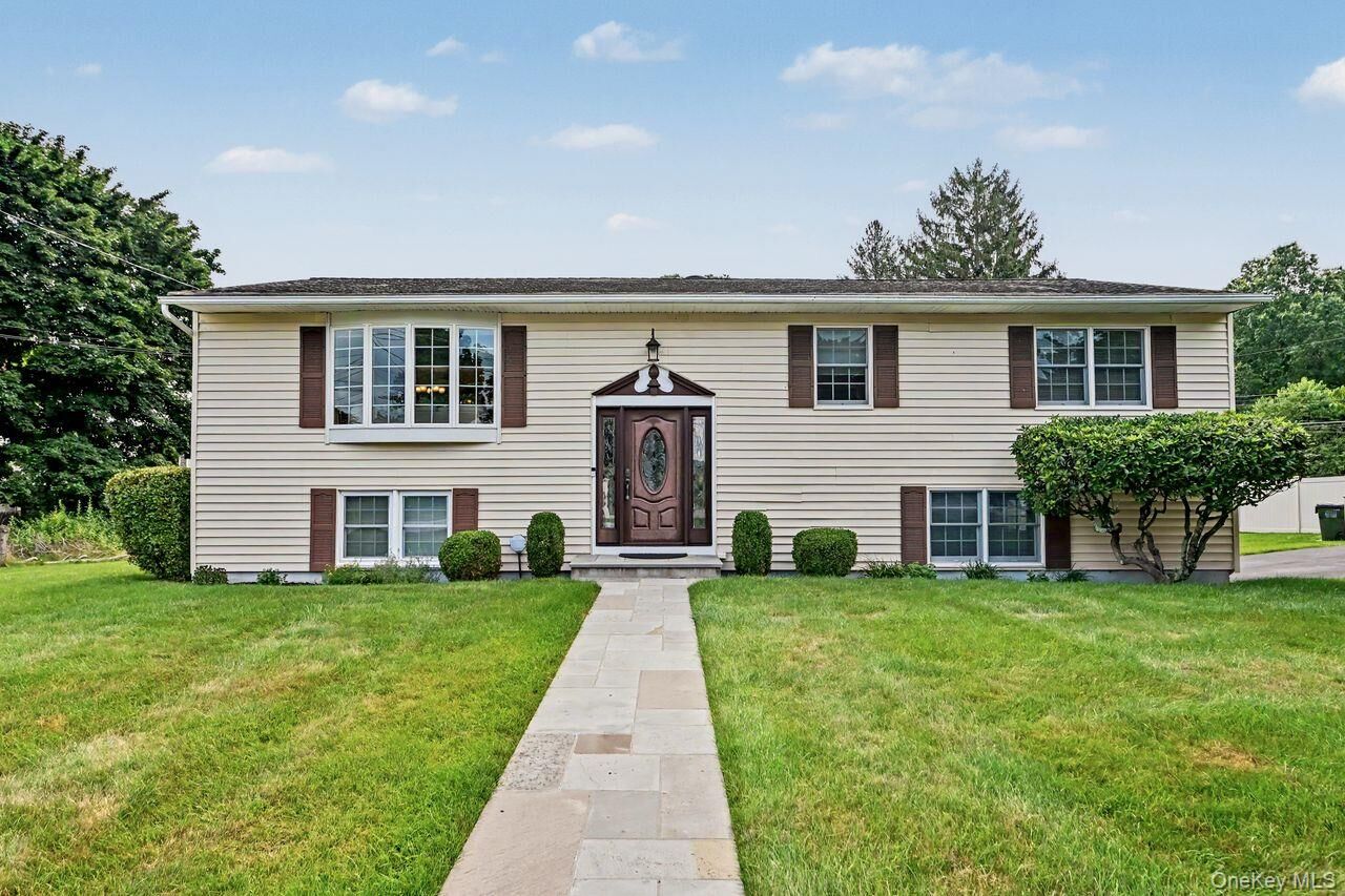 Property Photo:  19 Lindy Drive  NY 10512 