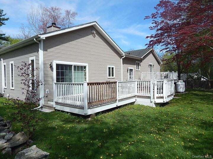 Property Photo:  16 Kenton Road  NY 12563 