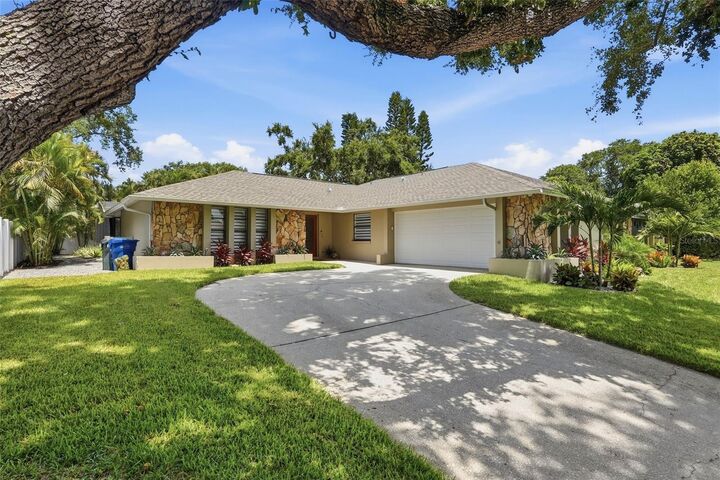 Property Photo: 707 Knollwood Drive FL 33770