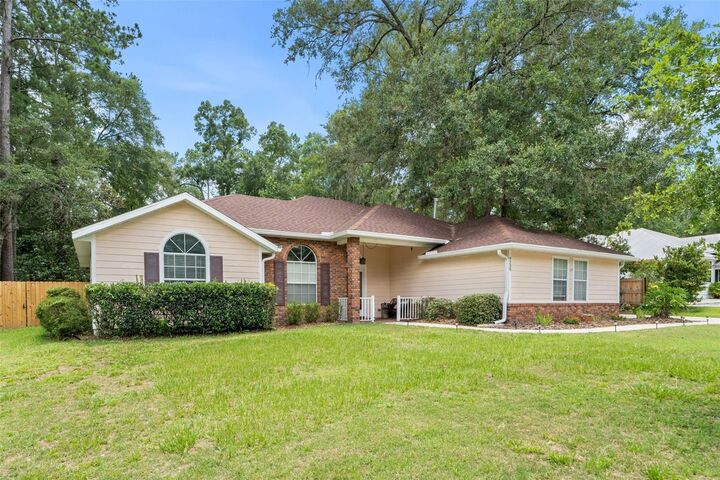 Property Photo:  9239 NW 16th Place  FL 32606 