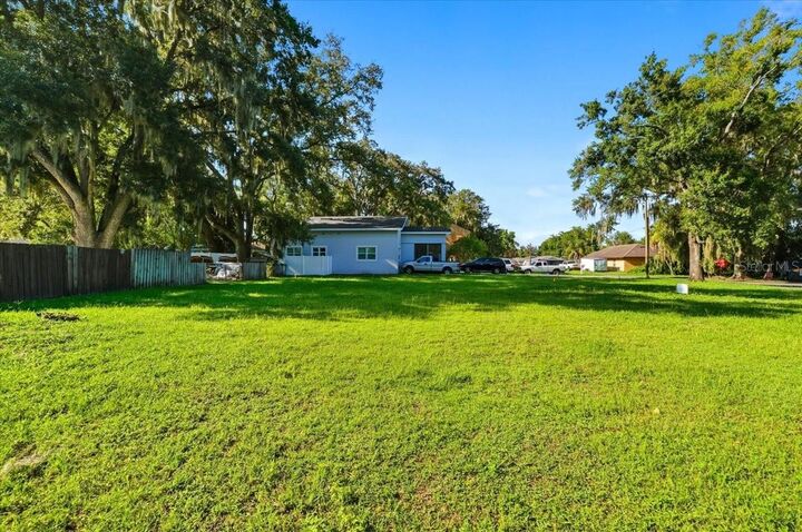 Property Photo:  10 S Forest Street  FL 33563 