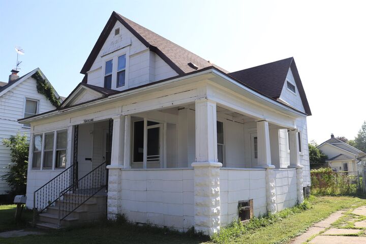 Property Photo:  704 N Linn Street  MI 48706 