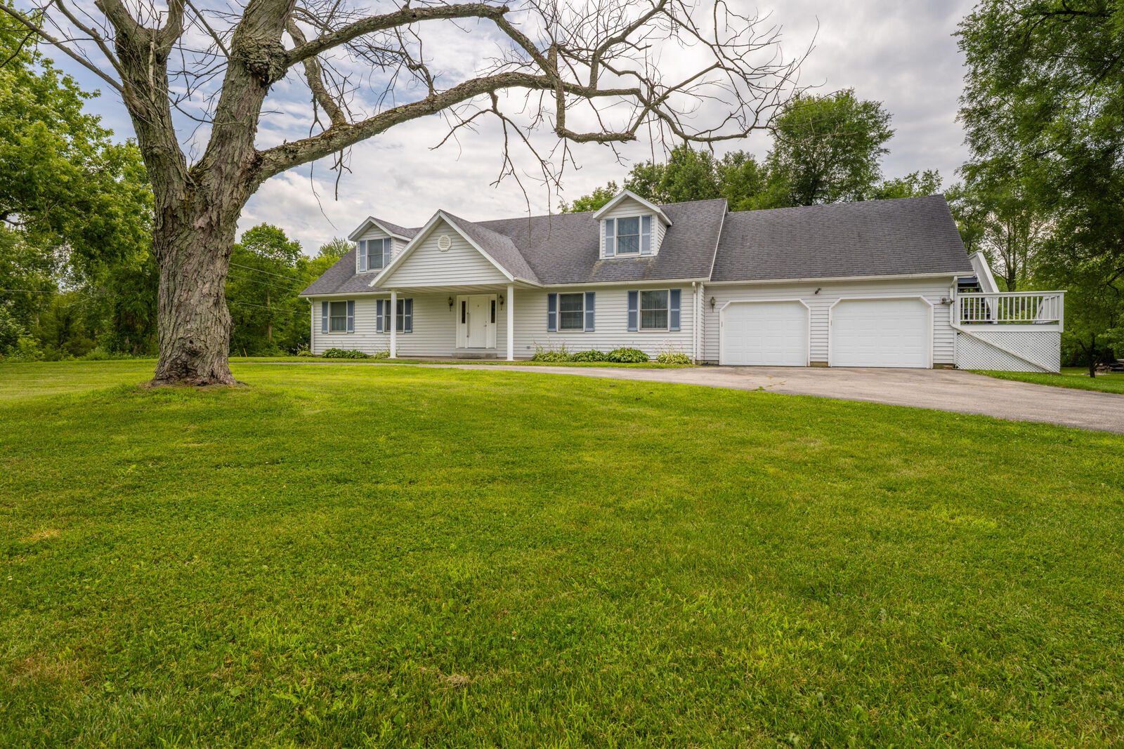 Property Photo: 8535 Eau Claire Road MI 49102